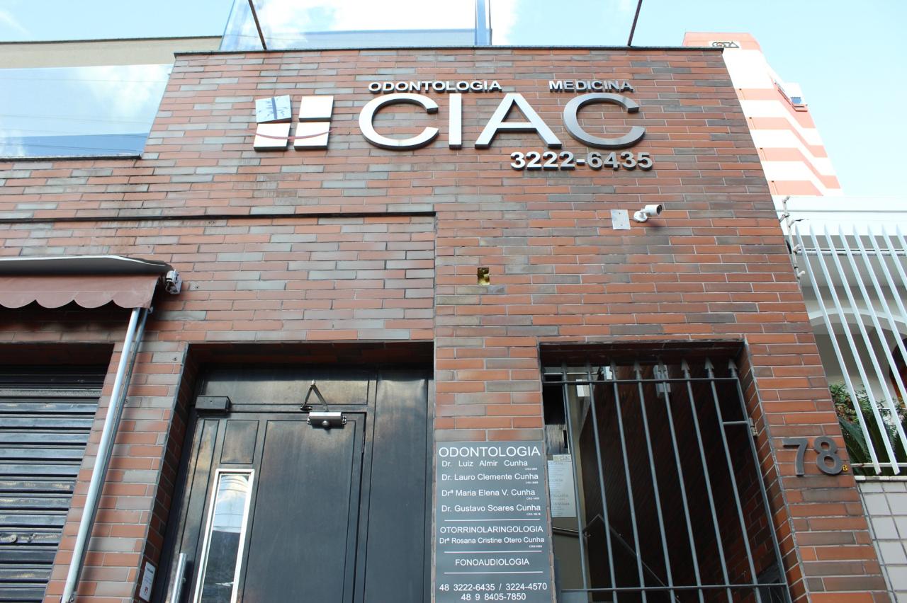 Fachada da Clínica CIAC no centro de Florianópolis
