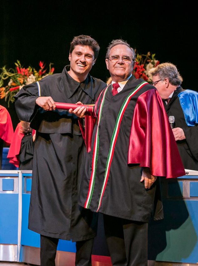 Dr. Gustavo em sua formatura